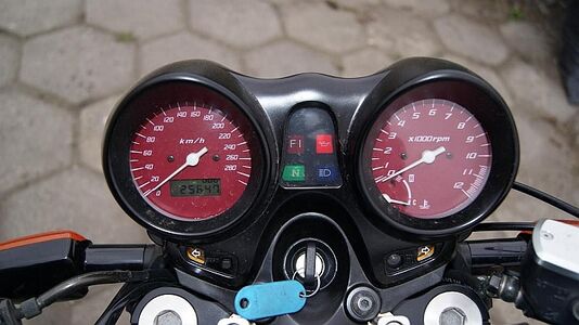 Honda X11 zegary.jpg